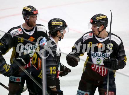 EBEL. Eishockey Bundesliga. EC VSV gegen spusu Vienna Capitals.  Torjubel Mark Flood, Sondre Olden, Mario Fischer  (Vienna Capitals). Villach, am 8.12.2019.
Foto: Kuess
www.qspictures.net
---
pressefotos, pressefotografie, kuess, qs, qspictures, sport, bild, bilder, bilddatenbank