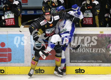 EBEL. Eishockey Bundesliga. EC VSV gegen spusu Vienna Capitals.  Christof Wappis, (VSV), Dominic Hackl  (Vienna Capitals). Villach, am 8.12.2019.
Foto: Kuess
www.qspictures.net
---
pressefotos, pressefotografie, kuess, qs, qspictures, sport, bild, bilder, bilddatenbank