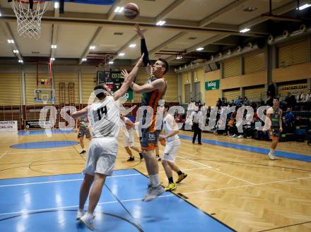 Basketball OEBV Cup. Austria Cup. Woerthersee Piraten gegen Klosterneuburg Dukes.  Maximilian Kunovjanek, (Piraten), Maximilian Hopfgartner  (Klosterneuburg). Klagenfurt, am 11.12.2019.
Foto: Kuess
www.qspictures.net

---
pressefotos, pressefotografie, kuess, qs, qspictures, sport, bild, bilder, bilddatenbank