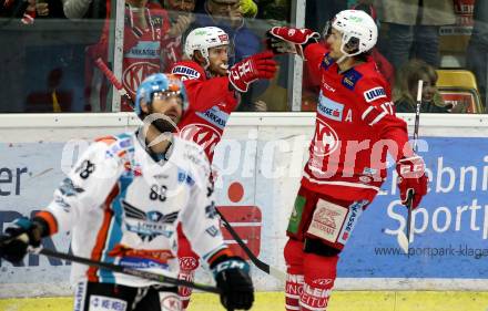 EBEL. Eishockey Bundesliga. KAC gegen	EHC Liwest Black Wings Linz. Torjubel Johannes Bischofberger, Manuel Ganahl (KAC). Klagenfurt, am 15.12.2019.
Foto: Kuess
www.qspictures.net

---
pressefotos, pressefotografie, kuess, qs, qspictures, sport, bild, bilder, bilddatenbank