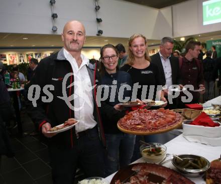 Kaernten Sport. Sportlermeeting. Package Uebergabe. Gerald Zimmermann, Andrea Skorianz-Jenull, Christina Joham. Klagenfurt, 17.12.2019.
Foto: Kuess 
www.qspictures.net
---
pressefotos, pressefotografie, kuess, qs, qspictures, sport, bild, bilder, bilddatenbank