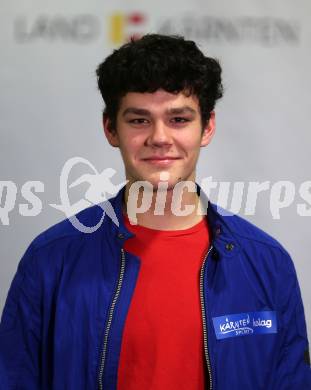 Kaernten Sport. Sportlermeeting. Package Uebergabe.  Josua Pankratz (Fechten). Klagenfurt, 17.12.2019.
Foto: Kuess 
www.qspictures.net
---
pressefotos, pressefotografie, kuess, qs, qspictures, sport, bild, bilder, bilddatenbank