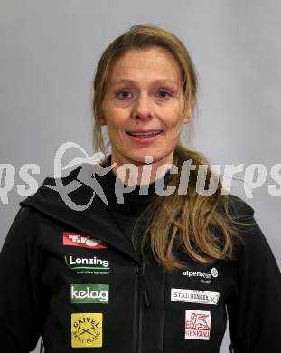 Kaernten Sport. Sportlermeeting. Package Uebergabe.  Sandra Pollak (Para â Sport). Klagenfurt, 17.12.2019.
Foto: Kuess 
www.qspictures.net
---
pressefotos, pressefotografie, kuess, qs, qspictures, sport, bild, bilder, bilddatenbank