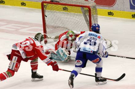 EBEL. Eishockey Bundesliga. EC VSV gegen HCB Suedtirol Alperia. Martin Ulmer,  (VSV), Dennis Robertson, Leland Irving  (Bozen). Villach, am 20.12.2019.
Foto: Kuess
www.qspictures.net
---
pressefotos, pressefotografie, kuess, qs, qspictures, sport, bild, bilder, bilddatenbank