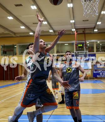 Basketball Zweite Liga 2019/2020. Grunddurchgang 15. Runde. KOS Celovec gegen  Fuerstenfeld Panthers. Veljko Dena, (KOS Celovec), Alex Laurent  (Fuerstenfeld). Klagenfurt, am 21.12.2019.
Foto: Kuess
www.qspictures.net

---
pressefotos, pressefotografie, kuess, qs, qspictures, sport, bild, bilder, bilddatenbank