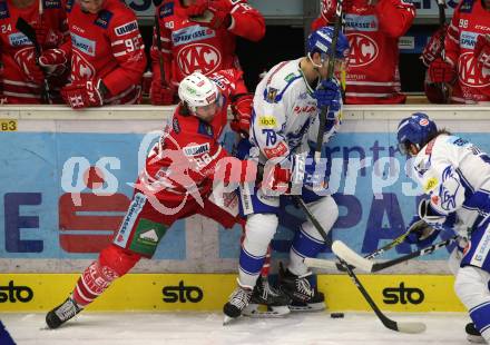 EBEL. Eishockey Bundesliga. VSV gegen KAC.  Felix Maxa, (VSV), Martin Schumnig  (KAC). Villach, am 30.12.2019.
Foto: Kuess
www.qspictures.net
---
pressefotos, pressefotografie, kuess, qs, qspictures, sport, bild, bilder, bilddatenbank