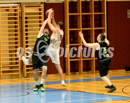 Basketball Zweite Liga 2019/2020. Grunddurchgang 16. Runde. Woerthersee Piraten gegen Basket Flames. Maximilian Kunovjanek (Piraten), Justin Vallejo, Stefan Obermann (Basket Flames). Klagenfurt, am 5.1.2020.
Foto: Kuess
www.qspictures.net

---
pressefotos, pressefotografie, kuess, qs, qspictures, sport, bild, bilder, bilddatenbank