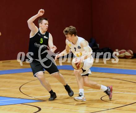 Basketball Zweite Liga 2019/2020. Grunddurchgang 16. Runde. Woerthersee Piraten gegen Basket Flames. Lukas Simoner (Piraten), Stefan Obermann (Basket Flames). Klagenfurt, am 5.1.2020.
Foto: Kuess
www.qspictures.net

---
pressefotos, pressefotografie, kuess, qs, qspictures, sport, bild, bilder, bilddatenbank