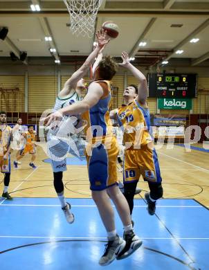 Basketball Zweite Liga 2019/2020. Grunddurchgang 17. Runde. KOS Celovec gegen  BBU Salzburg. Lovro Fizuleto, (KOS Celovec), Christian Joch, Guillermo Sanchez Daza  (Salzburg). Klagenfurt, am 11.1.2020.
Foto: Kuess
www.qspictures.net

---
pressefotos, pressefotografie, kuess, qs, qspictures, sport, bild, bilder, bilddatenbank