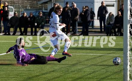 Fussball Bundesliga. 2. Liga. Testspiel. RZ Pellets WAC gegen SK Austria Klagenfurt. Marcel Holzer,  (WAC), Kosmas Gkezos (Klagenfurt). St. Andrae, am 11.1.2020.
Foto: Kuess
www.qspictures.net
---
pressefotos, pressefotografie, kuess, qs, qspictures, sport, bild, bilder, bilddatenbank