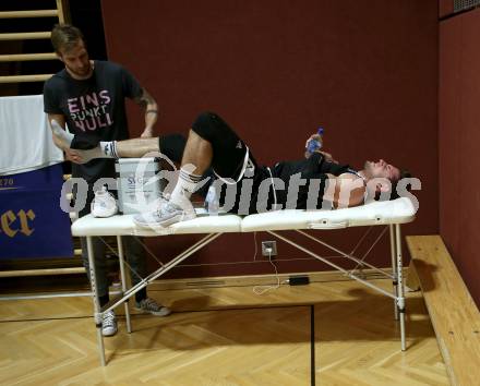 Basketball Zweite Liga 2019/2020. Grunddurchgang 19. Runde. KOS Celovec gegen  Raiders Tirol.  Verletzt Stefan Oberhauser (Tirol). Klagenfurt, am 25.1.2020.
Foto: Kuess
www.qspictures.net

---
pressefotos, pressefotografie, kuess, qs, qspictures, sport, bild, bilder, bilddatenbank