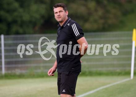 Fussball Kaerntner Liga. Kraig gegen Treibach. Trainer Stefan Weitensfelder (Kraig). Kraig, am 7.8.2020.
Foto: Kuess
---
pressefotos, pressefotografie, kuess, qs, qspictures, sport, bild, bilder, bilddatenbank