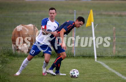 Fussball Kaerntner Liga. Kraig gegen Treibach.  Michael Spielberger (Kraig),   Kevin Vaschauner (Treibach). Kraig, am 7.8.2020.
Foto: Kuess
---
pressefotos, pressefotografie, kuess, qs, qspictures, sport, bild, bilder, bilddatenbank