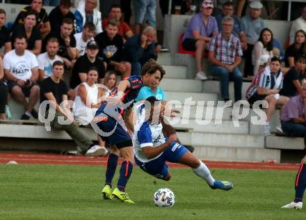 Fussball Kaerntner Liga. Kraig gegen Treibach. Alexander Gerhard Krappinger (Kraig),  Vahid Muharemovic (Treibach). Kraig, am 7.8.2020.
Foto: Kuess
---
pressefotos, pressefotografie, kuess, qs, qspictures, sport, bild, bilder, bilddatenbank