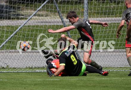 Fussball. 2. Klasse B. Kleinkirchheim gegen Draschitz. Felix Hannes Trattler, Thomas Pliessnig  (Kleinkirchheim),   Kristijan Zihlmann (Draschitz). Kleinkirchheim, 1.8.2020.
Foto: Kuess
---
pressefotos, pressefotografie, kuess, qs, qspictures, sport, bild, bilder, bilddatenbank