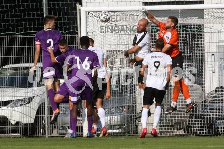 Fussball. Unterliga Ost. Austria Klagenfurt Amateure gegen ASK Klagenfurt. Florian Georg Weiss, (Austria Klagenfurt Amat.), Christian Dlopst, Wilhelm Sandner   (ASK Klagenfurt). Klagenfurt, 9.8.2020.
Foto: Kuess
---
pressefotos, pressefotografie, kuess, qs, qspictures, sport, bild, bilder, bilddatenbank