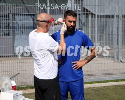 Fussball. 2. Liga. SK Austria Klagenfurt.  Training.  Walter Reichel, Kosmas Gkezos. Klagenfurt, am 17.8.2020.
Foto: Kuess
www.qspictures.net
---
pressefotos, pressefotografie, kuess, qs, qspictures, sport, bild, bilder, bilddatenbank