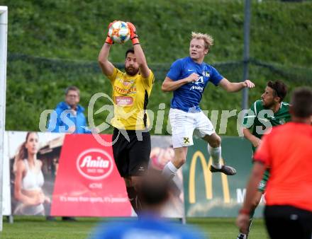 Fussball. Unterliga West. Matrei gegen Lienz.  Mario Anton Berger (Matrei), Bernhard Leitner (Lienz). Matrei, 15.8.2020.
Foto: Kuess
---
pressefotos, pressefotografie, kuess, qs, qspictures, sport, bild, bilder, bilddatenbank