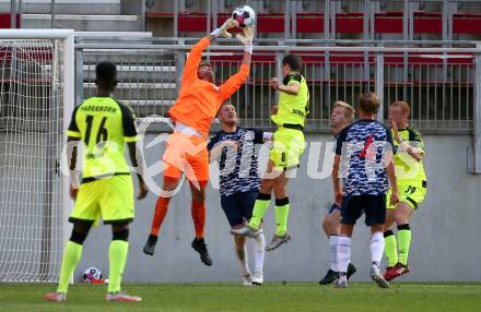 Fussball Testspiel. SK Austria Klagenfurt gegen SC Paderborn 07.  Rico Sygo, Markus Rusek,  (Klagenfurt), Ron Schallenberg (Paderborn). Klagenfurt, am 19.8.2020.
Foto: Kuess
www.qspictures.net
---
pressefotos, pressefotografie, kuess, qs, qspictures, sport, bild, bilder, bilddatenbank