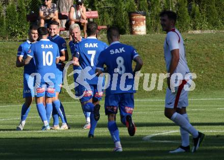 Fussball. Kaerntner Liga. Atus Ferlach gegen SAK.  Torjubel  (SAK). Ferlach, 22.8.2020.
Foto: Kuess
---
pressefotos, pressefotografie, kuess, qs, qspictures, sport, bild, bilder, bilddatenbank