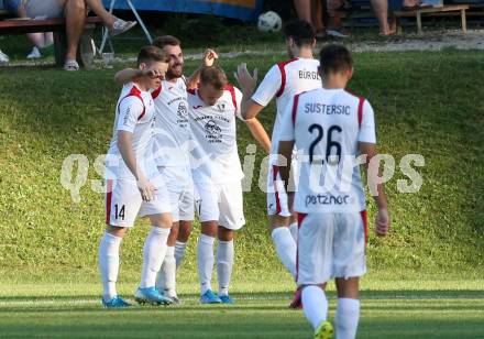 Fussball. Kaerntner Liga. Atus Ferlach gegen SAK. Florian Verdel,  Jakob Orgonyi, Tobias Alexander Schaflechner (Ferlach),  (SAK). Ferlach, 22.8.2020.
Foto: Kuess
---
pressefotos, pressefotografie, kuess, qs, qspictures, sport, bild, bilder, bilddatenbank