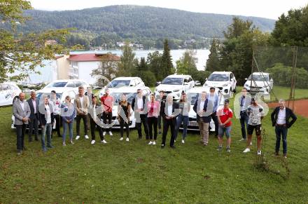 Kaernten Sport. Christian Kresse, Juergen Pfeiler, Arno Arthofer, Magnus Oberhauser, Valentina Dreier, Felix Oschmautz, Kevin Haselsberger,  Nadine Weratschnig, Lukas Kollegger,  Nina Weratschnig, Wolfgang Gratzer, Sara Vilic, Lisa Perterer, Landeshauptmann Peter Kaiser, Vanessa Herzog, Martin Sintschnig, Alexander Radin, Dominik Pacher, Ferdinand Vouk. Velden, 25.8.2020.
Foto: Kuess

---
pressefotos, pressefotografie, kuess, qs, qspictures, sport, bild, bilder, bilddatenbank