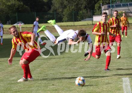 Fussball 1. Klasse C. Glanegg gegen St. Veit. Christian Ernst Schritliser (Glanegg), Michael Salbrechter (St. Veit). Glanegg, am 23.8.2020.
Foto: Kuess
---
pressefotos, pressefotografie, kuess, qs, qspictures, sport, bild, bilder, bilddatenbank