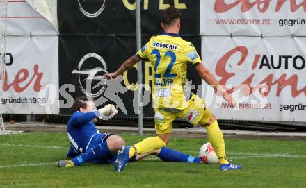 Fussball OEFB Cup. ATSV Wolfsberg gegen St. Poelten.  Max Friesacher, r (Wolfsberg), Christoph Halpe  (St. Poelten). Wolfsberg, am 29.8.2020.
Foto: Kuess
---
pressefotos, pressefotografie, kuess, qs, qspictures, sport, bild, bilder, bilddatenbank