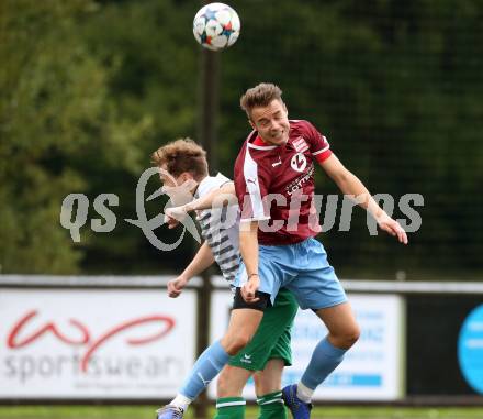 Fussball 2. KLasse C. SV Moosburg gegen SV Weitensfeld. Christopher Korhammer,  (Moosburg), Philipp Prodinger (Weitensfeld). Moosburg, am 30.8.3030.
Foto: Kuess
---
pressefotos, pressefotografie, kuess, qs, qspictures, sport, bild, bilder, bilddatenbank