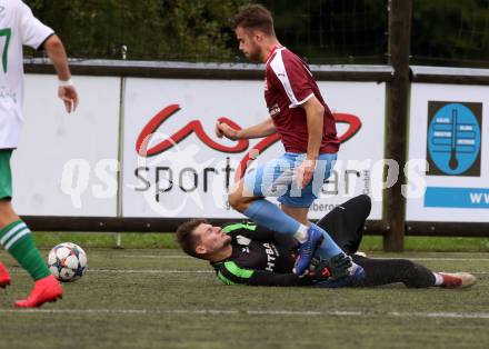 Fussball 2. KLasse C. SV Moosburg gegen SV Weitensfeld.  Anze Hafner, (Moosburg),  Philipp Prodinger  (Weitensfeld). Moosburg, am 30.8.3030.
Foto: Kuess
---
pressefotos, pressefotografie, kuess, qs, qspictures, sport, bild, bilder, bilddatenbank