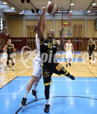 Basketball Austria Cup. Woerthersee Piraten gegen Fuerstenfeld Panthers.  Alexander Pirker (Piraten), David A. O. Akibo (Fuerstenfeld). Klagenfurt, am 20.9.2020.
Foto: Kuess
www.qspictures.net

---
pressefotos, pressefotografie, kuess, qs, qspictures, sport, bild, bilder, bilddatenbank