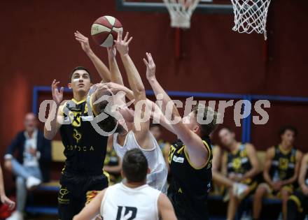 Basketball Austria Cup. Woerthersee Piraten gegen Fuerstenfeld Panthers.  Alexander Pirker (Piraten), Roland Reinelt, Paul Scheiblhofer (Fuerstenfeld). Klagenfurt, am 20.9.2020.
Foto: Kuess
www.qspictures.net

---
pressefotos, pressefotografie, kuess, qs, qspictures, sport, bild, bilder, bilddatenbank