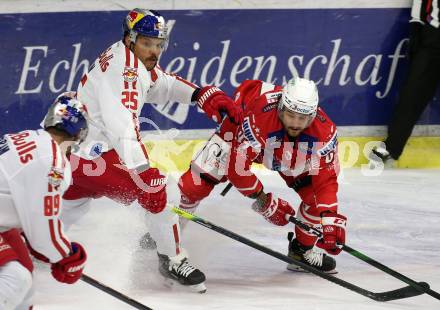 EBEL. Eishockey Bundesliga. KAC gegen	EC Red Bull Salzburg. Marcel Witting,  (KAC), Derek Joslin (Salzburg). Klagenfurt, am 22.11.2020.
Foto: Kuess
www.qspictures.net

---
pressefotos, pressefotografie, kuess, qs, qspictures, sport, bild, bilder, bilddatenbank