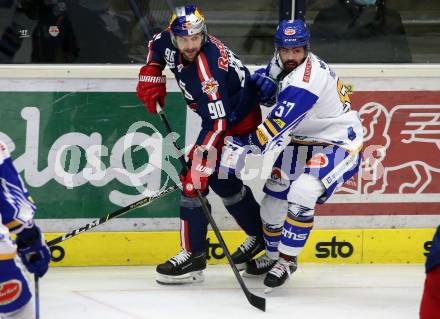 EBEL. Eishockey Bundesliga. VSV gegen EC Red Bull Salzburg. Matt Mangene,   (VSV), Alexander Pallestrang (Salzburg). Villach, am 25.11.2020.
Foto: Kuess
www.qspictures.net
---
pressefotos, pressefotografie, kuess, qs, qspictures, sport, bild, bilder, bilddatenbank