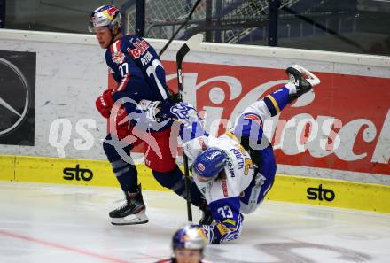 EBEL. Eishockey Bundesliga. VSV gegen EC Red Bull Salzburg.  Martin Ulmer,  (VSV), John Jason Peterka (Salzburg). Villach, am 25.11.2020.
Foto: Kuess
www.qspictures.net
---
pressefotos, pressefotografie, kuess, qs, qspictures, sport, bild, bilder, bilddatenbank