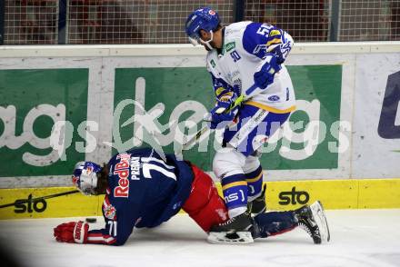 EBEL. Eishockey Bundesliga. VSV gegen EC Red Bull Salzburg.  Frederik Allard, (VSV), Aljaz Predan  (Salzburg). Villach, am 25.11.2020.
Foto: Kuess
www.qspictures.net
---
pressefotos, pressefotografie, kuess, qs, qspictures, sport, bild, bilder, bilddatenbank