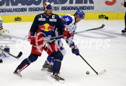 EBEL. Eishockey Bundesliga. VSV gegen EC Red Bull Salzburg. Stefan Bacher,  (VSV), Thomas Raffl  (Salzburg). Villach, am 25.11.2020.
Foto: Kuess
www.qspictures.net
---
pressefotos, pressefotografie, kuess, qs, qspictures, sport, bild, bilder, bilddatenbank