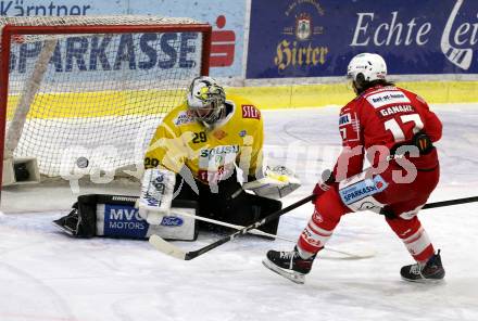 EBEL. Eishockey Bundesliga. KAC gegen	spusu Vienna Capitals.  Manuel Ganahl, (KAC), Bernhard Starkbaum  (Vienna). Klagenfurt, am 29.11.2020.
Foto: Kuess
www.qspictures.net

---
pressefotos, pressefotografie, kuess, qs, qspictures, sport, bild, bilder, bilddatenbank