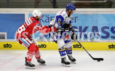 EBEL. Eishockey Bundesliga. VSV gegen KAC.  Michael Raffl,  (VSV), Martin Schumnig (KAC). Villach, am 1.12.2020.
Foto: Kuess
www.qspictures.net
---
pressefotos, pressefotografie, kuess, qs, qspictures, sport, bild, bilder, bilddatenbank