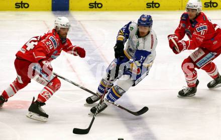 EBEL. Eishockey Bundesliga. VSV gegen KAC. Michael Raffl,  (VSV), Steven Strong, Thomas Vallant  (KAC). Villach, am 1.12.2020.
Foto: Kuess
www.qspictures.net
---
pressefotos, pressefotografie, kuess, qs, qspictures, sport, bild, bilder, bilddatenbank