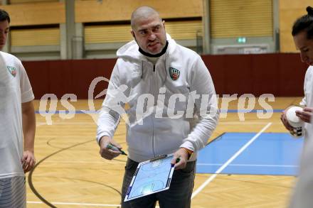 Basketball Zweite Liga 2020/2021. Grunddurchgang 10. Runde. KOS Celovec gegen BBU Salzburg. Trainer Andrej Bozic (KOS Celovec). Klagenfurt, am 5.12.2020.
Foto: Kuess
www.qspictures.net

---
pressefotos, pressefotografie, kuess, qs, qspictures, sport, bild, bilder, bilddatenbank