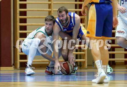 Basketball Zweite Liga 2020/2021. Grunddurchgang 10. Runde. KOS Celovec gegen BBU Salzburg. Lovro Fizuleto (KOS Celovec), Luka Milovac  (BBU Salzburg). Klagenfurt, am 5.12.2020.
Foto: Kuess
www.qspictures.net

---
pressefotos, pressefotografie, kuess, qs, qspictures, sport, bild, bilder, bilddatenbank