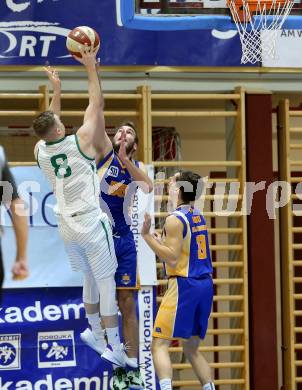 Basketball Zweite Liga 2020/2021. Grunddurchgang 10. Runde. KOS Celovec gegen BBU Salzburg. Jernej Heine Andolsek (KOS Celovec), Luka Milovac, Felix Leindecker   (BBU Salzburg). Klagenfurt, am 5.12.2020.
Foto: Kuess
www.qspictures.net

---
pressefotos, pressefotografie, kuess, qs, qspictures, sport, bild, bilder, bilddatenbank