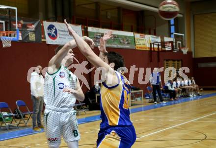 Basketball Zweite Liga 2020/2021. Grunddurchgang 10. Runde. KOS Celovec gegen BBU Salzburg. Jernej Heine Andolsek (KOS Celovec),  Guillermo SÃ¡nchez Daza  (BBU Salzburg). Klagenfurt, am 5.12.2020.
Foto: Kuess
www.qspictures.net

---
pressefotos, pressefotografie, kuess, qs, qspictures, sport, bild, bilder, bilddatenbank