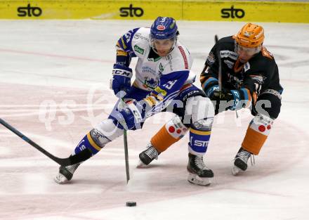 EBEL. Eishockey Bundesliga. VSV gegen Black Wings LINZ 1992.  Sahir Gill,  (VSV), Juha-Pekka Hytonen (Linz). Villach, am 6.12.2020.
Foto: Kuess
www.qspictures.net
---
pressefotos, pressefotografie, kuess, qs, qspictures, sport, bild, bilder, bilddatenbank