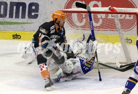 EBEL. Eishockey Bundesliga. VSV gegen Black Wings LINZ 1992.  Kristers Gudlevskis,  (VSV), Andrew Jacob Kozek  (Linz). Villach, am 6.12.2020.
Foto: Kuess
www.qspictures.net
---
pressefotos, pressefotografie, kuess, qs, qspictures, sport, bild, bilder, bilddatenbank