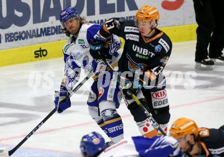 EBEL. Eishockey Bundesliga. VSV gegen Black Wings LINZ 1992.  Martin Ulmer,  (VSV), Gerd Kragl (Linz). Villach, am 6.12.2020.
Foto: Kuess
www.qspictures.net
---
pressefotos, pressefotografie, kuess, qs, qspictures, sport, bild, bilder, bilddatenbank