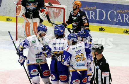 EBEL. Eishockey Bundesliga. VSV gegen Black Wings LINZ 1992.  Torjubel Michael Raffl, Jerry Pollastrone, Matt Mangene, Martin Ulmer, Stefan Bacher (VSV). Villach, am 6.12.2020.
Foto: Kuess
www.qspictures.net
---
pressefotos, pressefotografie, kuess, qs, qspictures, sport, bild, bilder, bilddatenbank