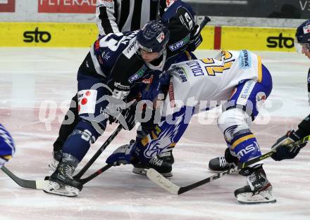 EBEL. Eishockey Bundesliga. VSV gegen Hydro Fehervar AV 19.  Chris Collins,  (VSV), Akos Mihaly (Alba Volan). Villach, am 10.12.2020.
Foto: Kuess
www.qspictures.net
---
pressefotos, pressefotografie, kuess, qs, qspictures, sport, bild, bilder, bilddatenbank