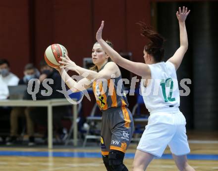 Basketball Damen Superliga 2020/2021. Grunddurchgang 8. Runde.  KOS Celovec Damen gegen BK Duchess Klosterneuburg. Patricia Struhar (KOS Celovec), Lisa Zderadicka  (Klosterneuburg). Klagenfurt, am 12.12.2020.
Foto: Kuess
www.qspictures.net

---
pressefotos, pressefotografie, kuess, qs, qspictures, sport, bild, bilder, bilddatenbank